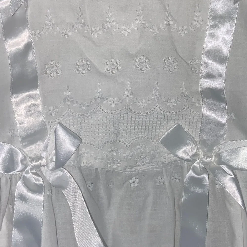 VINTAGE MADE WITH LOVE BY NANA WHITE GIRL DRESS SIZE 6/8 Approximate No Tag